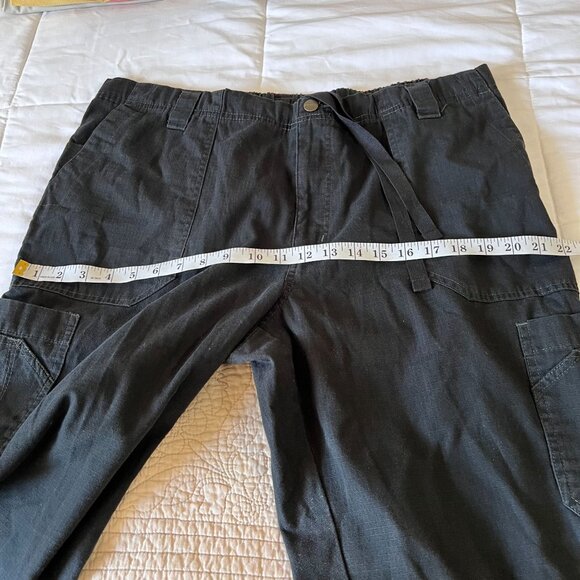 Carhartt Men's Black Cargo Medical Scrubs - Picture 5 of 12